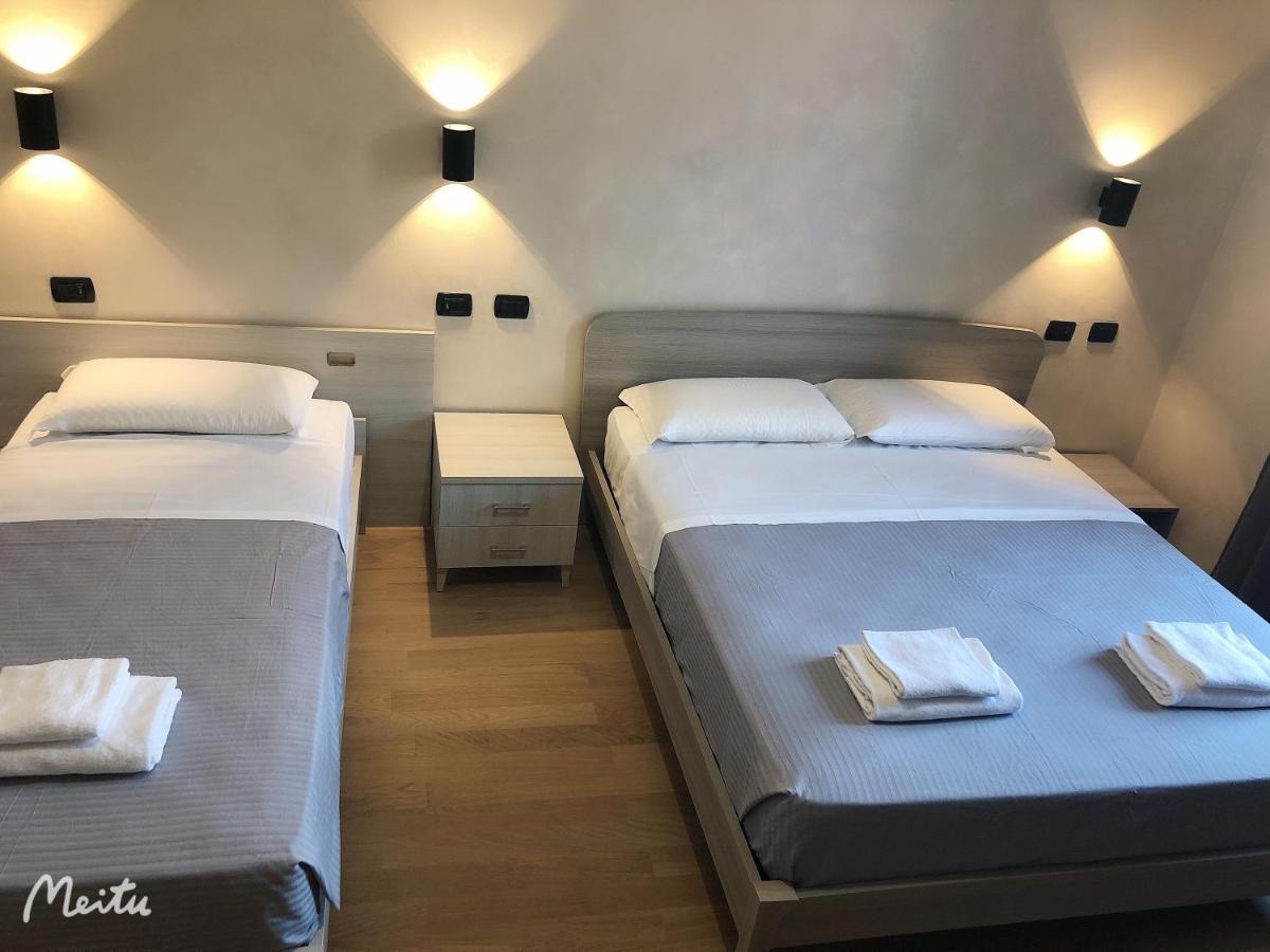 Romafullhouse Guesthouse Zewnętrze zdjęcie